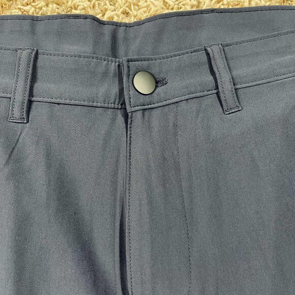 Legendary Outfitters Men’s Cargo Tech Shorts Navy, Size 36 (New) - Picture 3 of 12